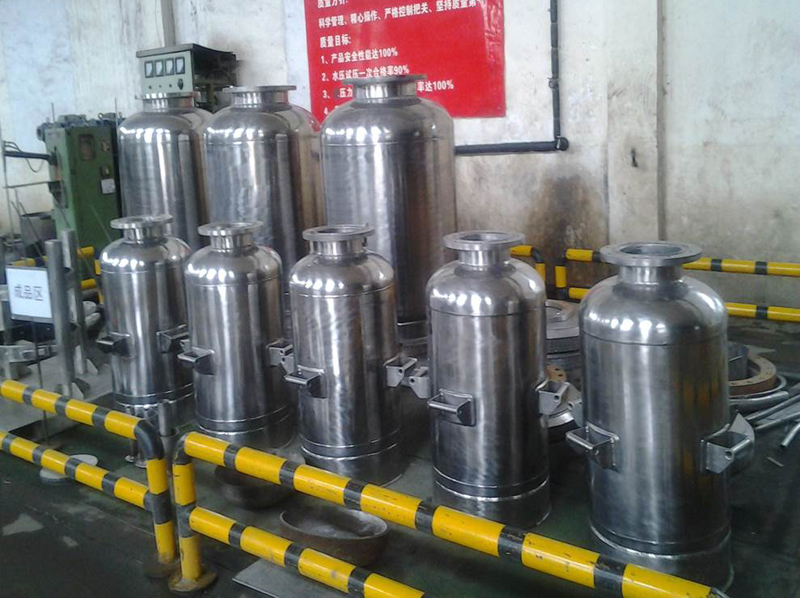 7 Sets of Ti Storage Tank Produced for Milita...